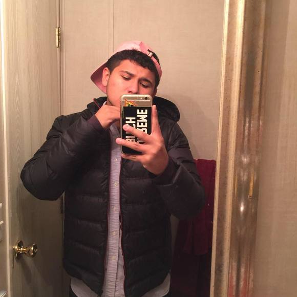Meet your Posher, Carlos