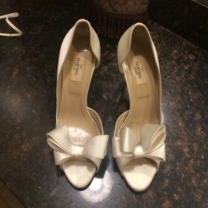 VALENTINO || white bridal || size 40 VALENTINO || white bridal || size 40