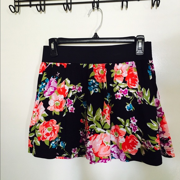 Aeropostale floral skirt