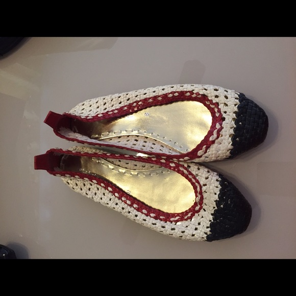 Lovely summer flats in red, black and white