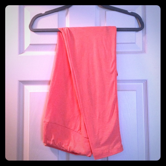 NWOT Lularoe TC Leggings - Heathered Peach