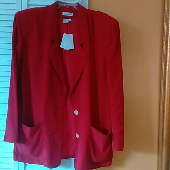 Ladies size 12 100% washed silk red classic jacket