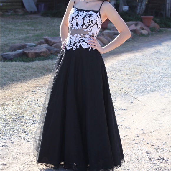 Jovani Formal Gown - Picture 1 of 2