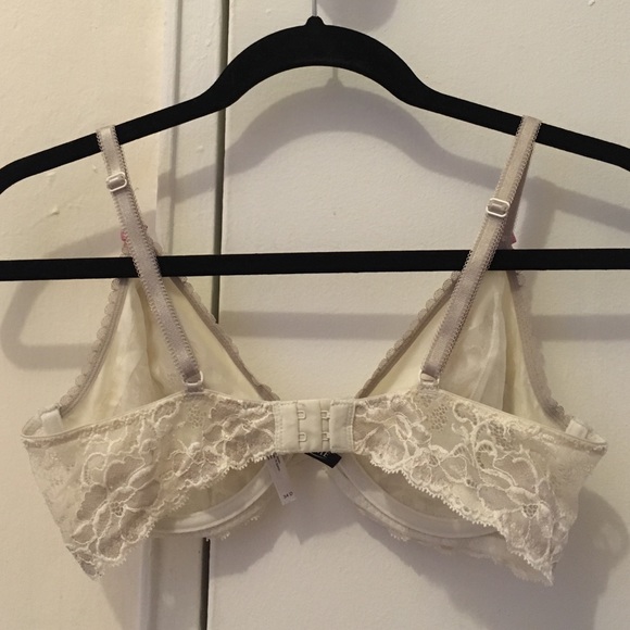 Adore Me Unlined Lace Bra - Picture 3 of 4