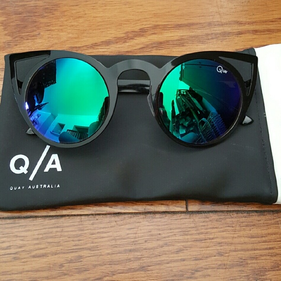 NWOT Quay Australia Invader 7.55 sunglasses
