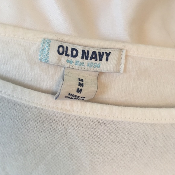 GORGEOUS LONGS SLEEVE SOFT TEE WITH DETAIL🎉 - Picture 3 of 3