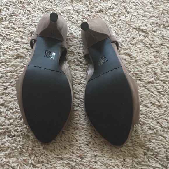 Tan Moda Sandals Sz 9 - Picture 4 of 4