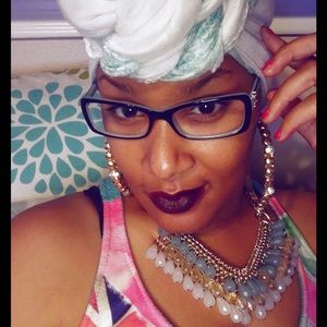 Meet your Posher, Samiena