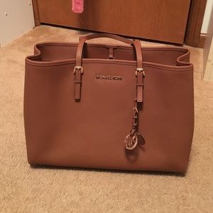 Michael Kors Jet Set large tote