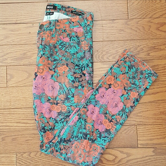 BDG floral print Mid Rise Cigarette Ankle Jeans