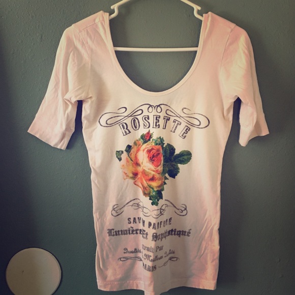 Urban Outfitters classic Mid Length Sleeve fit tee
