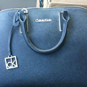 Meet your Posher, Iris