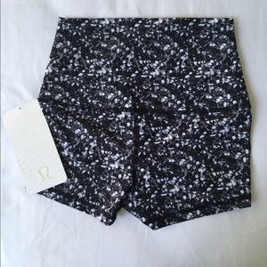 Lululemon shine short *roll down