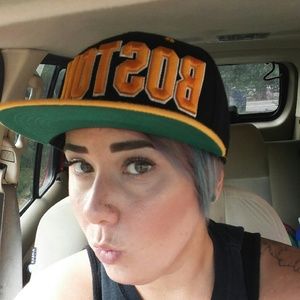 Meet your Posher, April