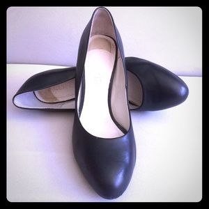 🚨Black leather ALDO pumps, sz 9/EU 40