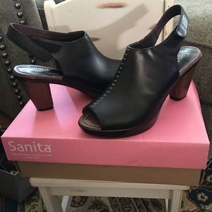 Open toed Sanita sandals