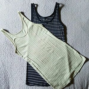🔴CLEARANCE Pair of 2 Motherhood Striped Tanks M