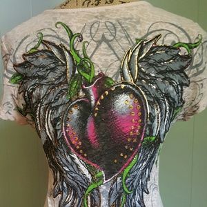 IN VEIN  beautiful graphic T. Size L fits like M