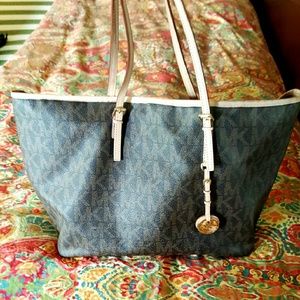 Michael Kors Jet Set Signature Large Travel Tote