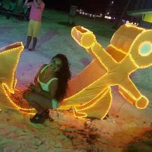 Meet your Posher, Leonella