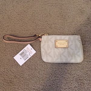 Michael kors wristlet