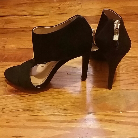 BCBG heels - Picture 2 of 2