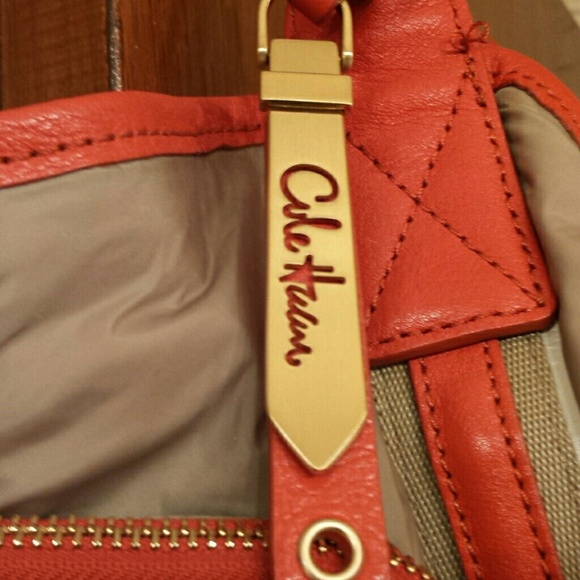 Handbag - Picture 2 of 3