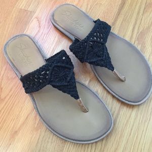 Size 8 Skechers Woven Sandals