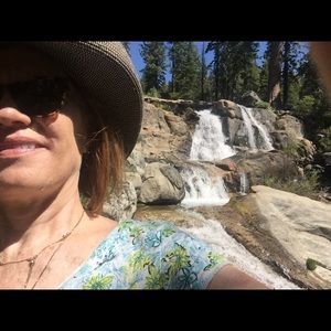 Meet your Posher, Carolyn