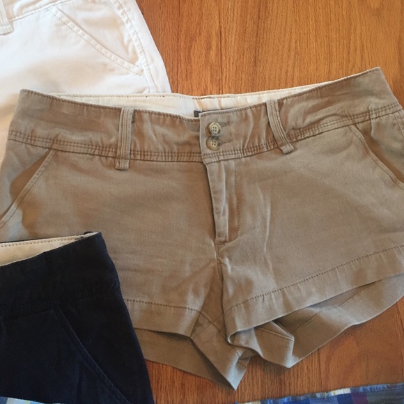 A&F Shorts Lot - Size 6 - Picture 3 of 4