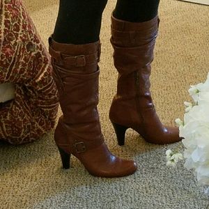 PRICE DROP! Amazing GUESS boots!