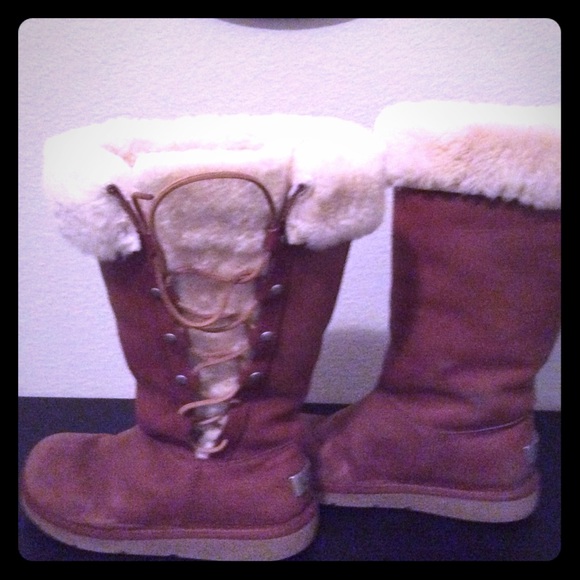 Uggs leather boots size 8