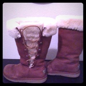Uggs leather boots size 8