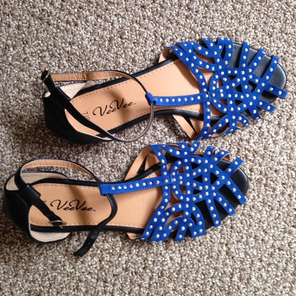 Blue bejeweled sandals like new 7-8