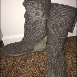Woman's Cardy Crochet Ugg Size 9