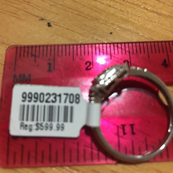 Diamond ring 7.5 ring size - Picture 3 of 4