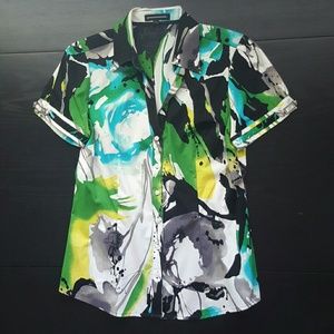 Abstract floral fitted button down blouse