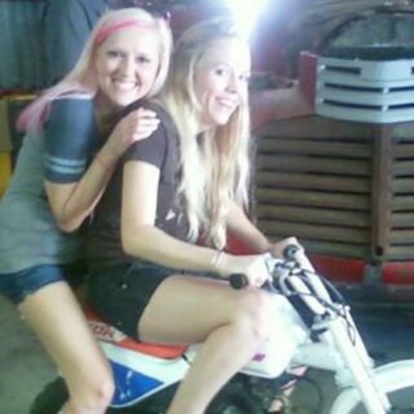 Meet your Posher, Cher - Picture 1 of 1