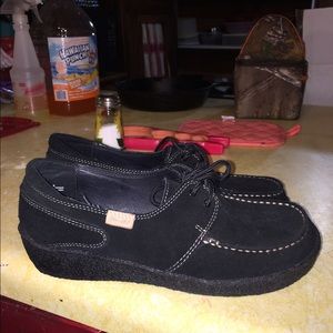 Yellow box casual shoes