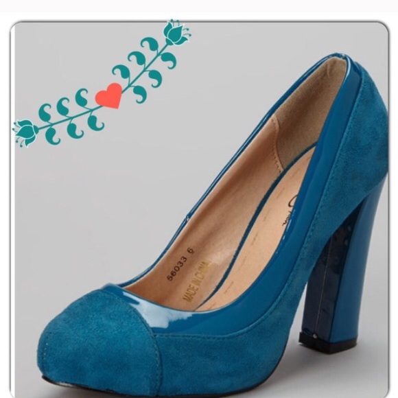 Suede square heel size 8.5 brand new with box - Picture 2 of 2