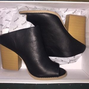 Qupid peep toe booties