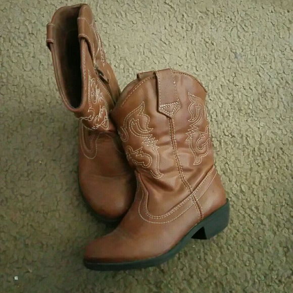 Girls boots