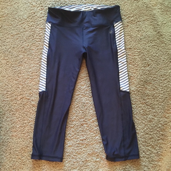 Vogo size L yoga pants