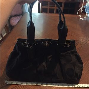 ⚡️SALE ⚡️Authentic Coach leather & signature print