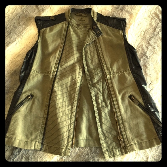 Canvas/leather utility vest