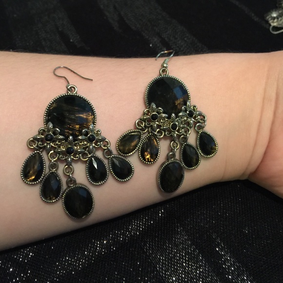 Earrings - Picture 1 of 1
