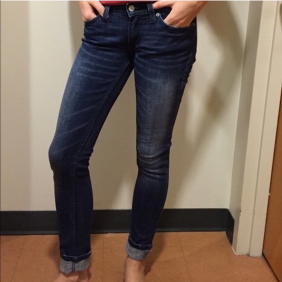 Authentic Levi's skinny jeans size 25
