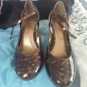 Brown animal print pumps, size 8, like new