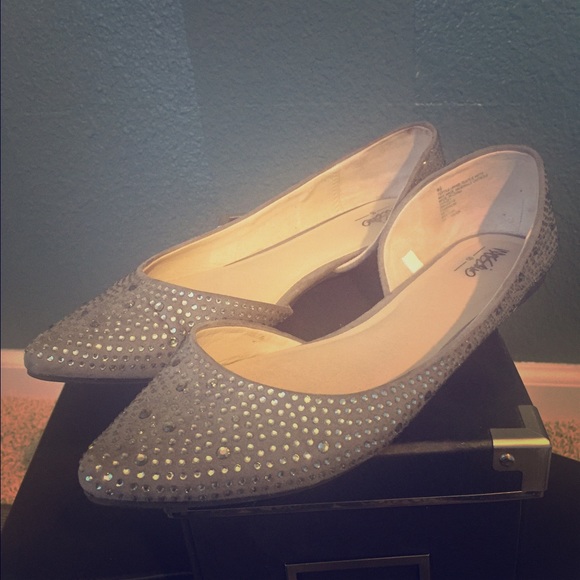 Jeweled asymmetrical flats