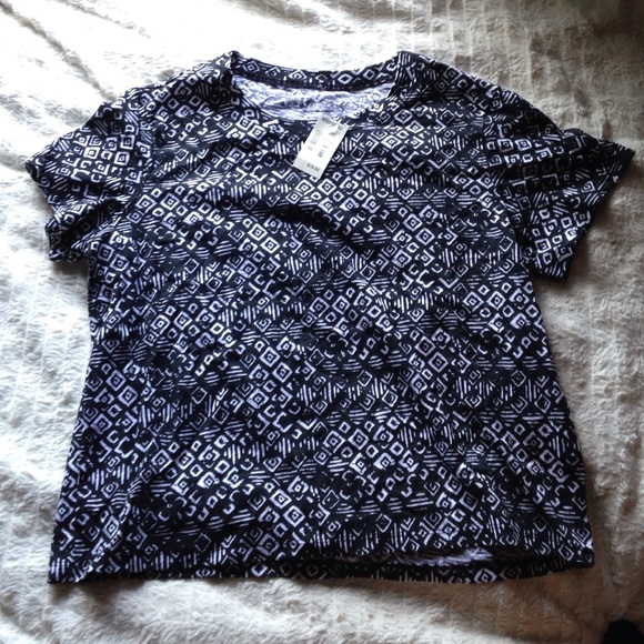 Patterned boxy crop top Aeropostale size small